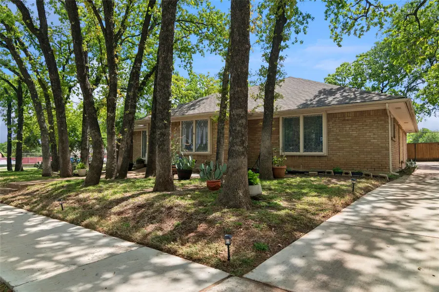 2024 Crooked, Arlington, TX 76006 - #2