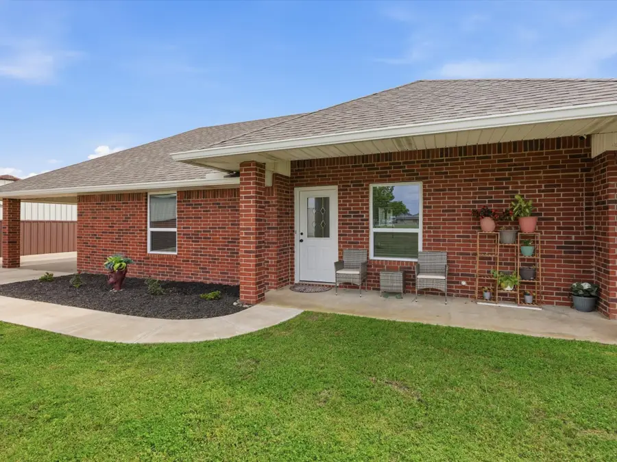 636 E Eubank Street, Mabank, TX 75147 - #3