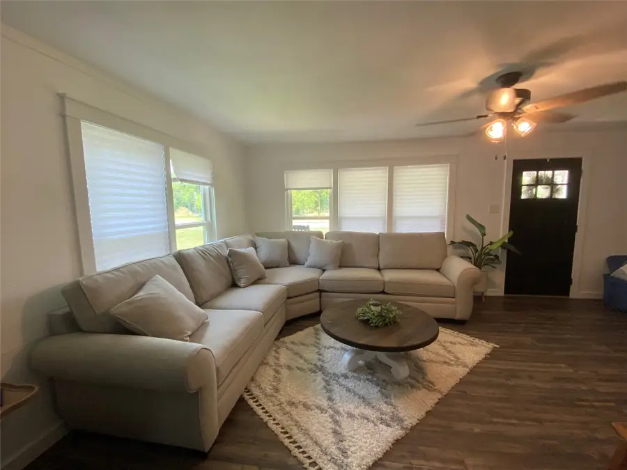 907 N Magnolia Avenue, Hubbard, TX 76648 - #2