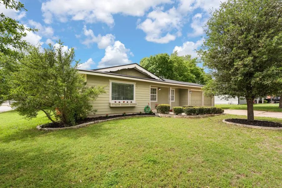 5328 Caroldean Street, Haltom City, TX 76117 - #3