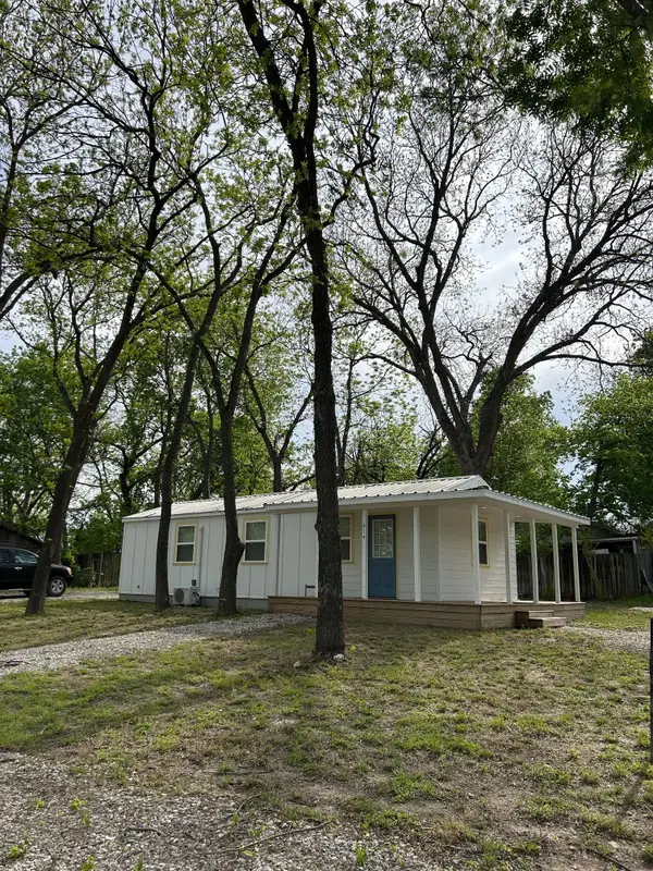 414 N N Avenue F, Clifton, TX 76634