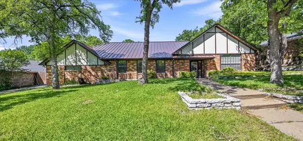 1509 Schumac Lane, Bedford, TX 76022