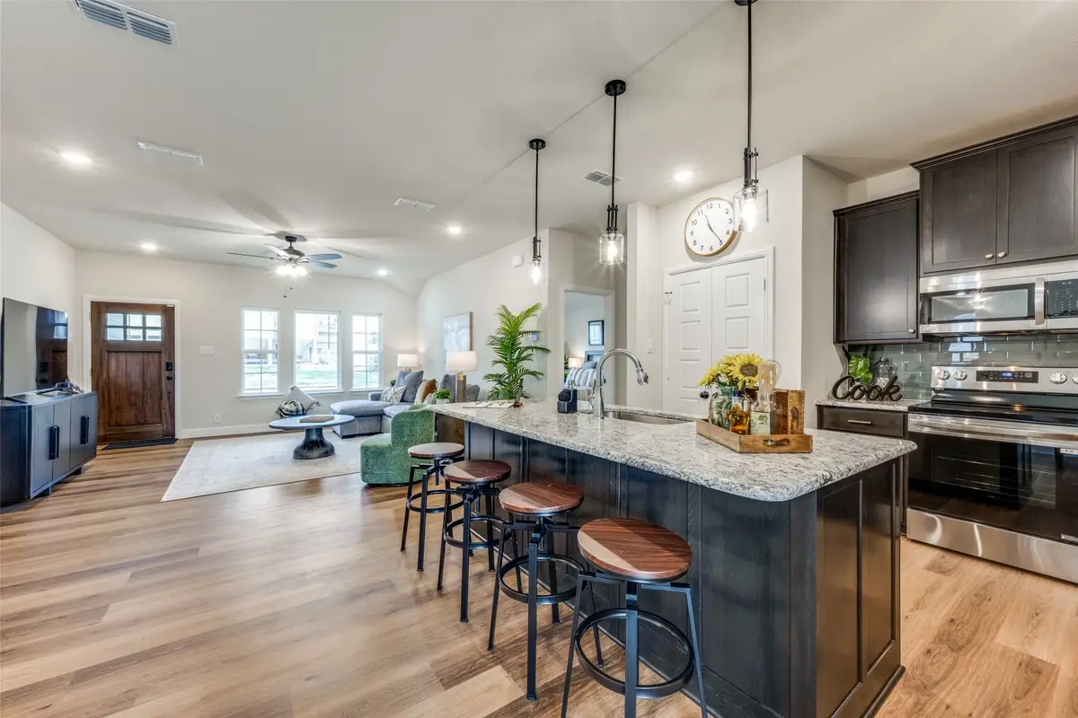 100 Walnut Street, Whitesboro, TX 76273 - #1