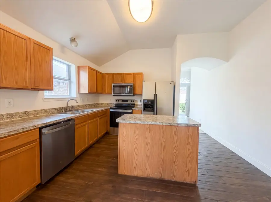 2563 Taos Drive, Grand Prairie, TX 75051 - #2