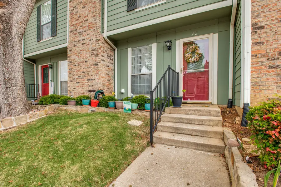 22 Abbey Road, Euless, TX 76039 - #2