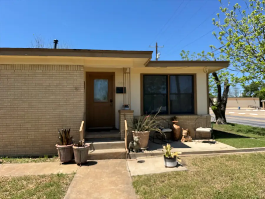 1900 S Walnut Street, Brady, TX 76825 - #2