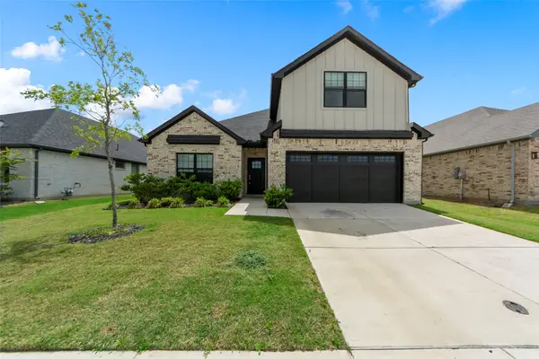 498 Oak Creek Drive, Lavon, TX 75166