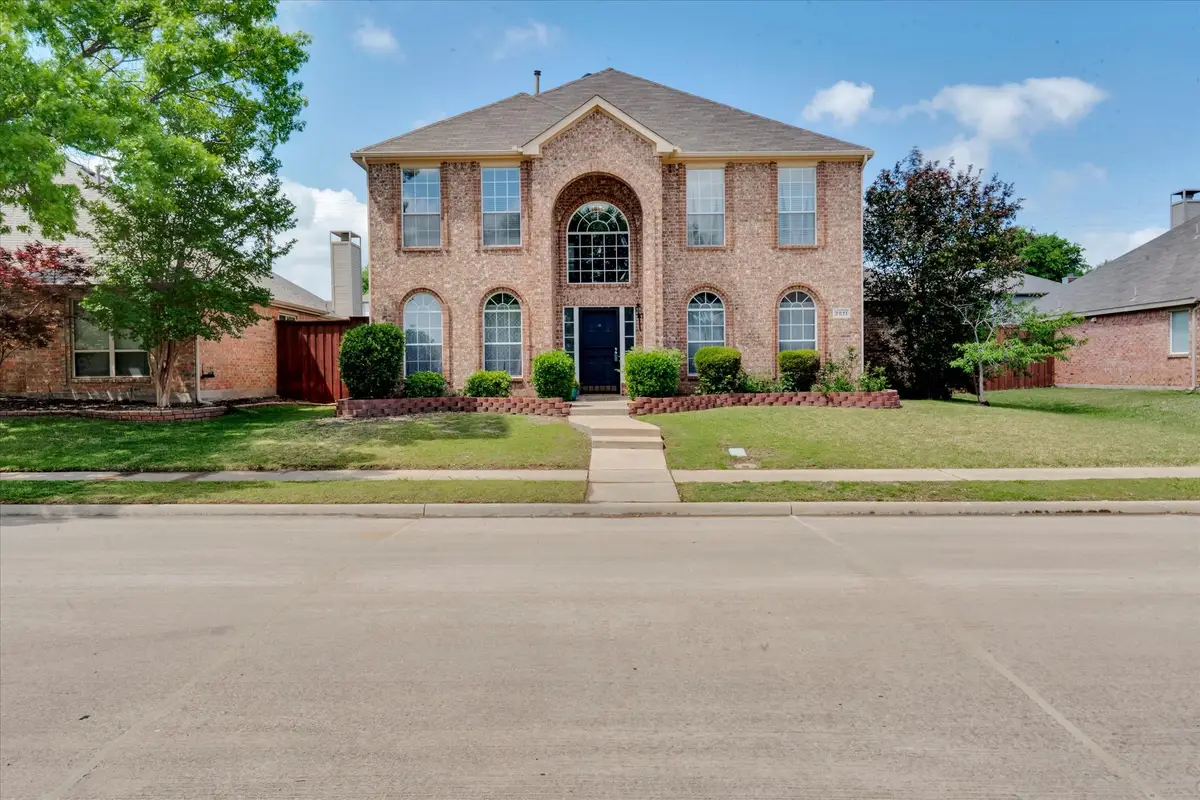 2071 Sunset Lane, Lewisville, TX 75067 - #1