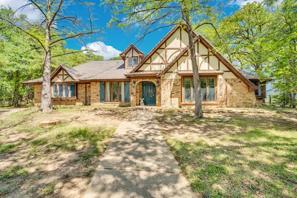 505 Highwoods Trail, Fort Worth, TX 76112