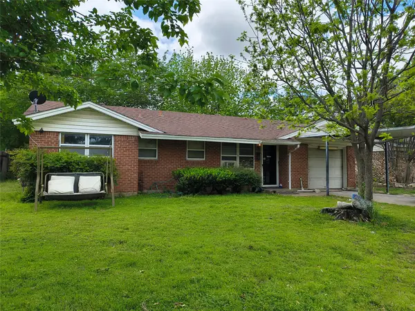 600 Thompson Drive, Saginaw, TX 76179