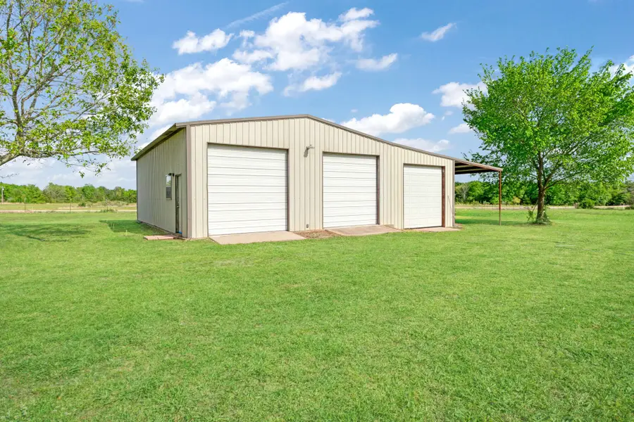 5804 Old Clarksville Road, Paris, TX 75416 - #3