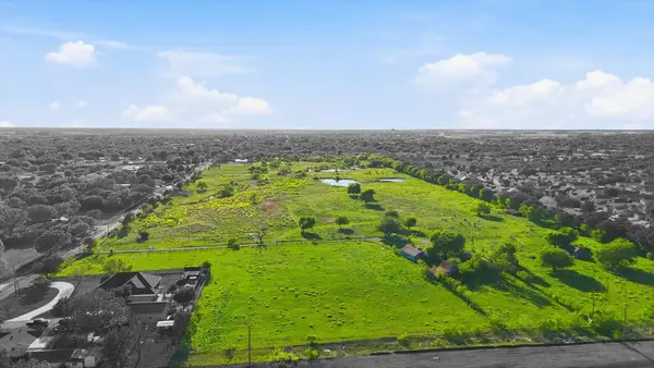 1601 Oak Grove Road E, Fort Worth, TX 76028