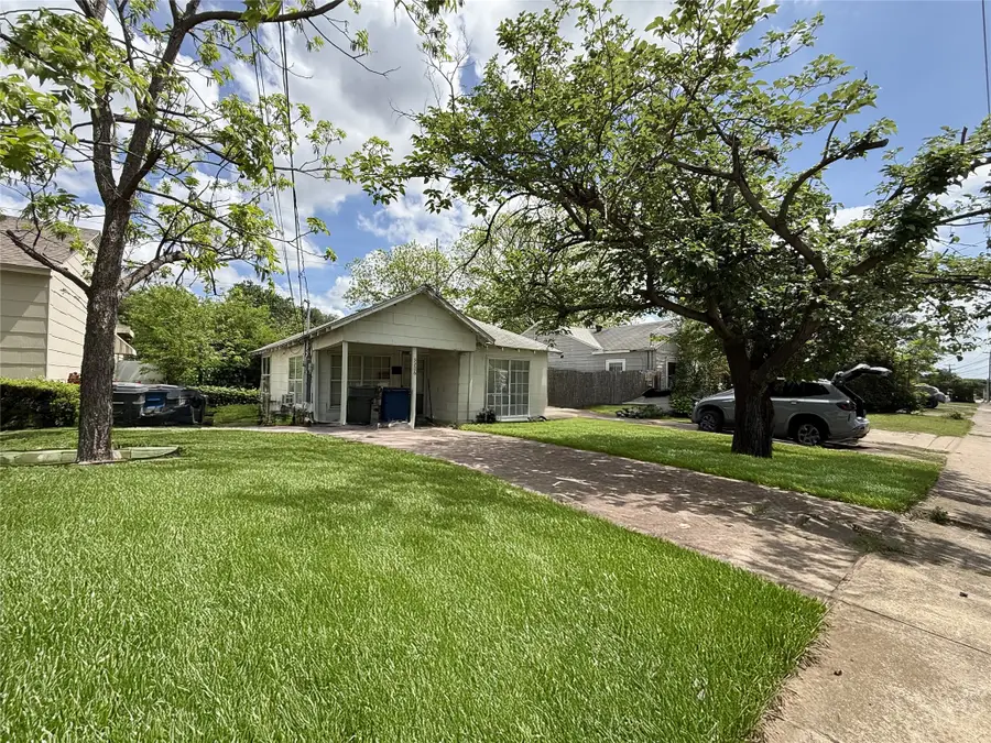 3206 N Jim Miller Road, Dallas, TX 75227 - #2