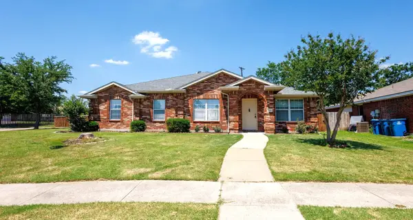 7218 Compass Point Drive, Rowlett, TX 75089