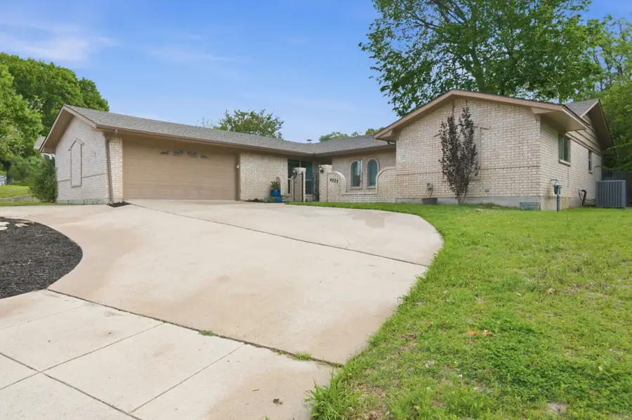 4225 Dawn Drive, Benbrook, TX 76116 - #3