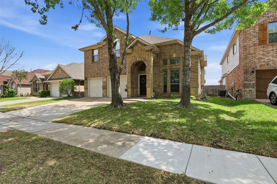 2451 Beachview Drive, Grand Prairie, TX 75054 - #2