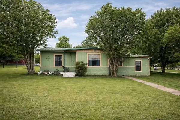1271 Central Avenue, Newark, TX 76071