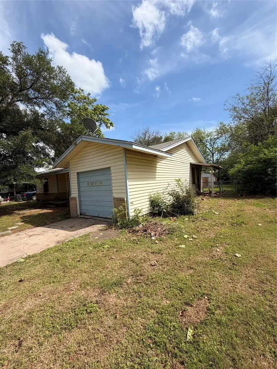 132 S Meadowbrook Street, Robinson, TX 76706 - #3