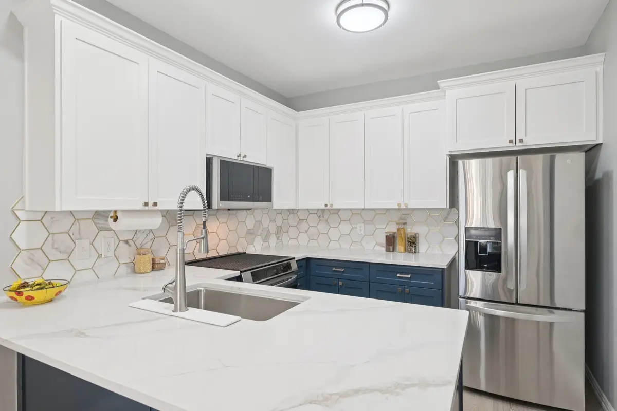 209 Cimarron Trail #6, Irving, TX 75063 - #1