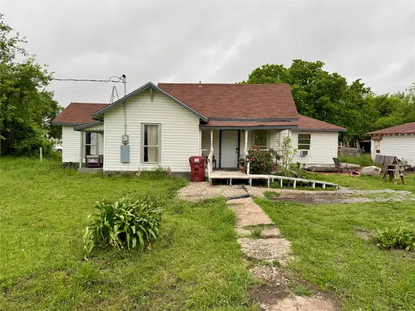 207 S Cedar Street, Leonard, TX 75452