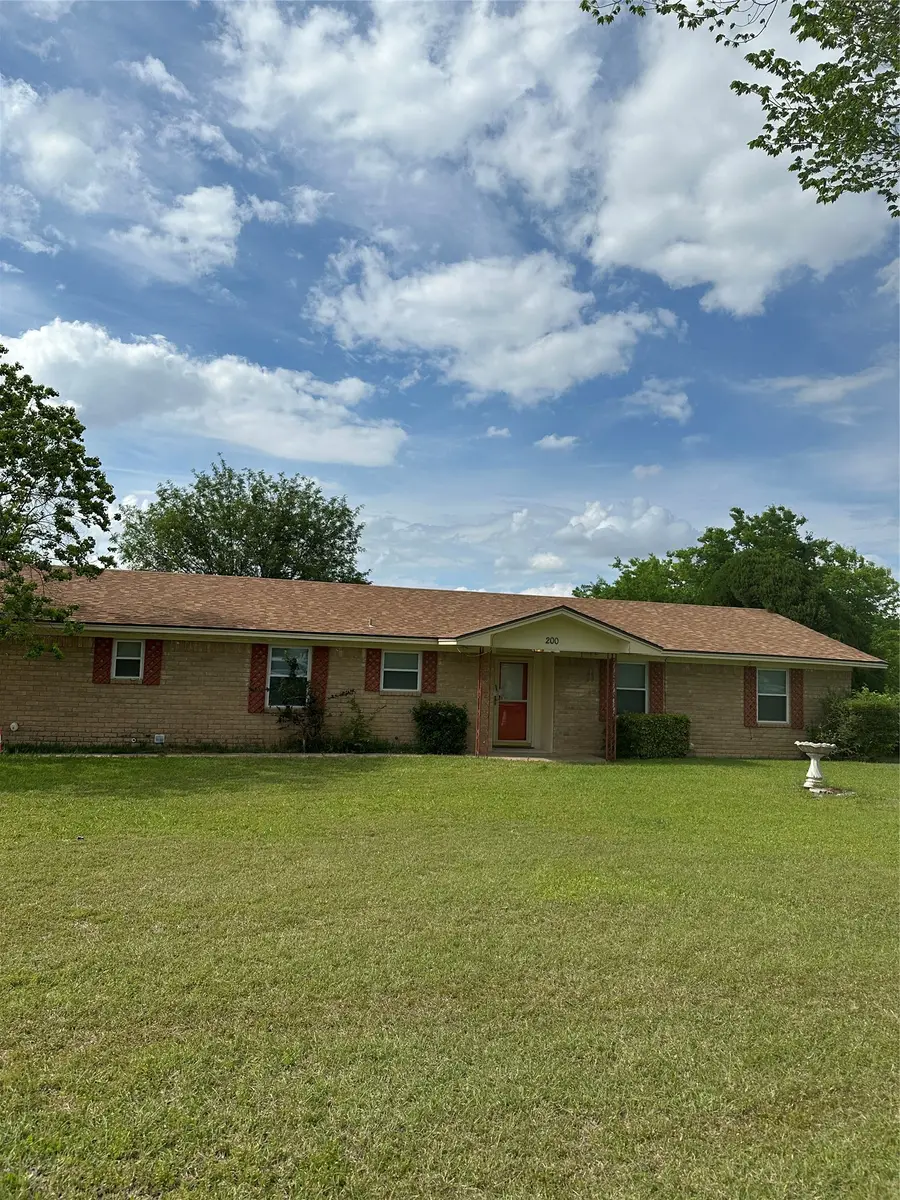 200 Earle Road, Hewitt, TX 76643 - #2