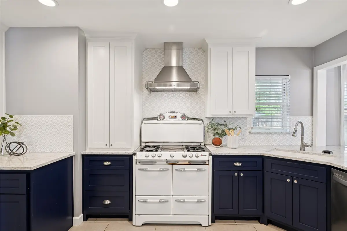 2403 W Colorado Boulevard, Dallas, TX 75211 - #1