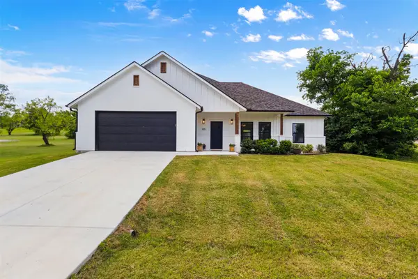 105 Runaway Bay Drive, Runaway Bay, TX 76426