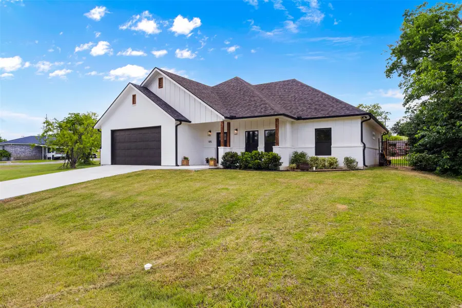 105 Runaway Bay Drive, Runaway Bay, TX 76426 - #2