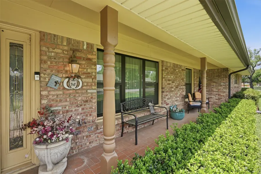 1226 Crestwood Drive, Cleburne, TX 76033 - #2