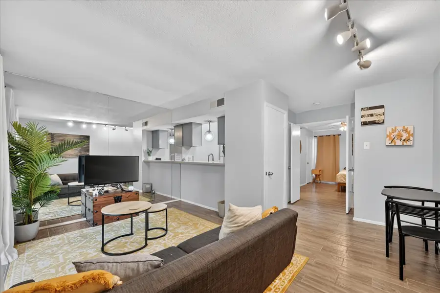 1810 N Garrett Avenue #222, Dallas, TX 75206 - #3