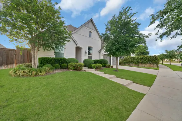 2012 Roundtree Circle E, Fort Worth, TX 76008