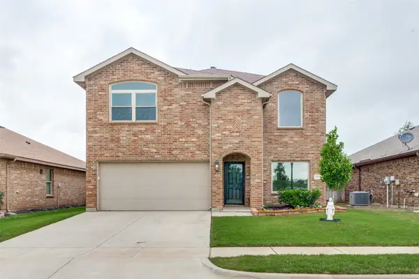 1116 Autumnwood Drive, Azle, TX 76020
