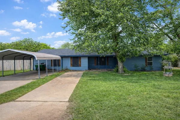 309 Simpson Drive, Southmayd, TX 75092