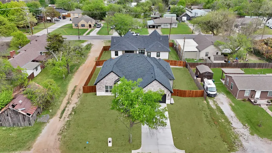 906 N State Street, Decatur, TX 76234 - #3