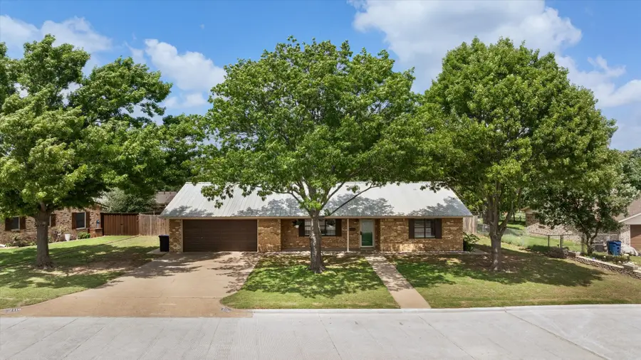 1110 Gifford Drive, Granbury, TX 76048 - #2