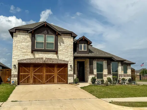 2700 Richard St Street, Burleson, TX 76028