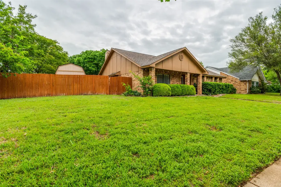 402 Chestnut Drive, Grand Prairie, TX 75052 - #2