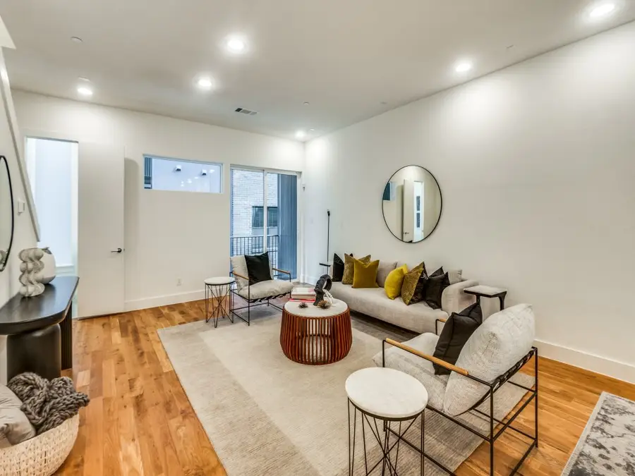 426 W 9th Street #105, Dallas, TX 75208 - #3