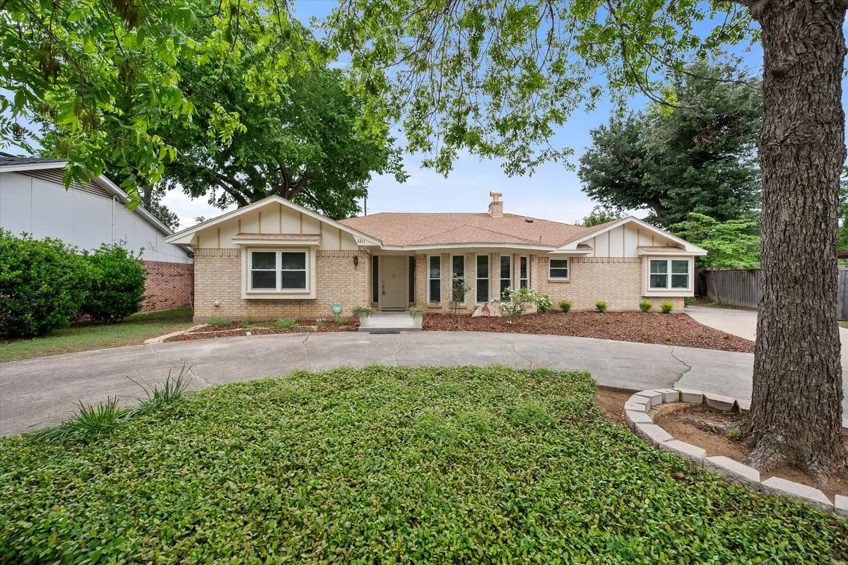 3211 Vernon Drive, Arlington, TX 76015 - #1