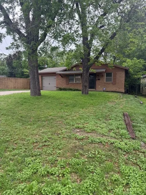 2916 Refugio Avenue, Fort Worth, TX 76106 - #2