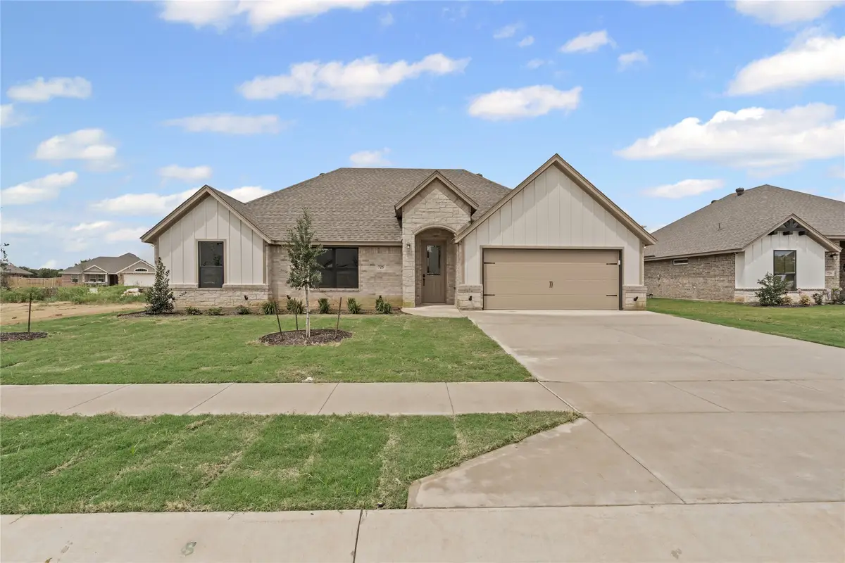 725 Jameson Street, Springtown, TX 76082 - #1