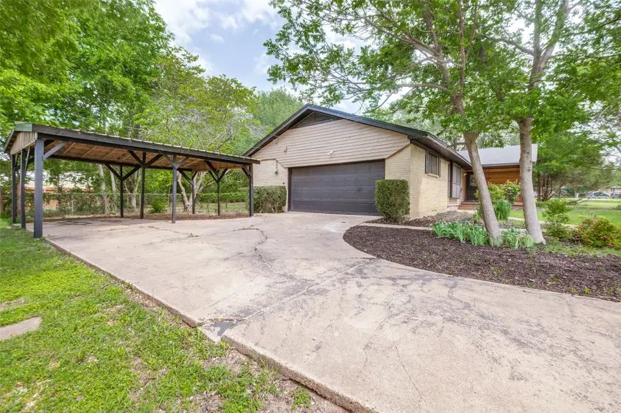 1533 E Springcrest Circle, Lancaster, TX 75134 - #3