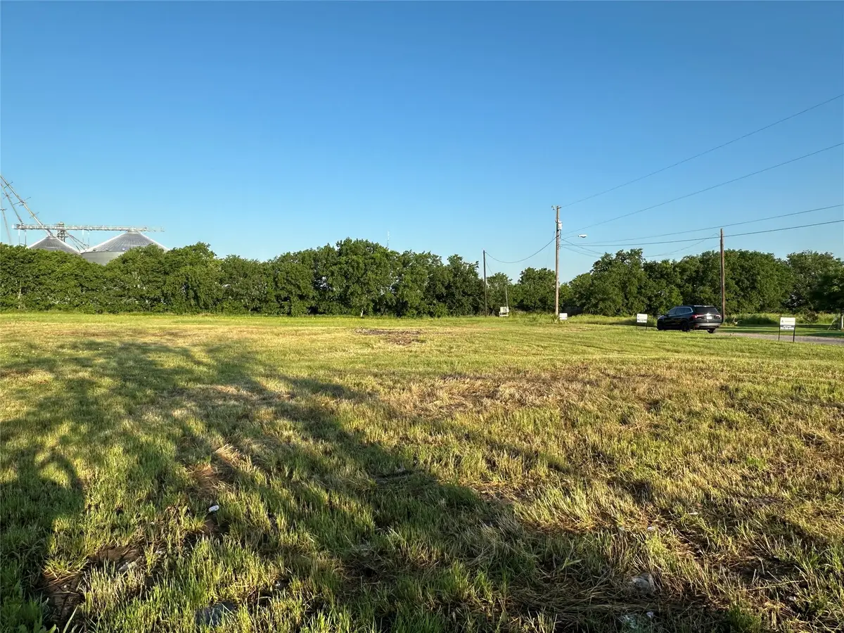 523 W Oak Street, Gunter, TX 75058 - #1