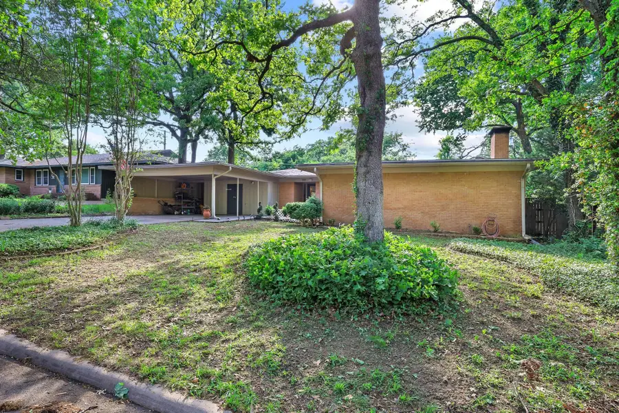 919 S French Avenue, Denison, TX 75020 - #2
