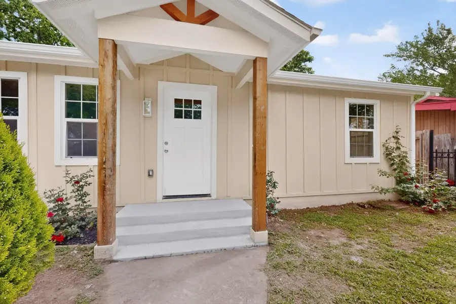 910 S Chatfield Street, Ennis, TX 75119 - #3