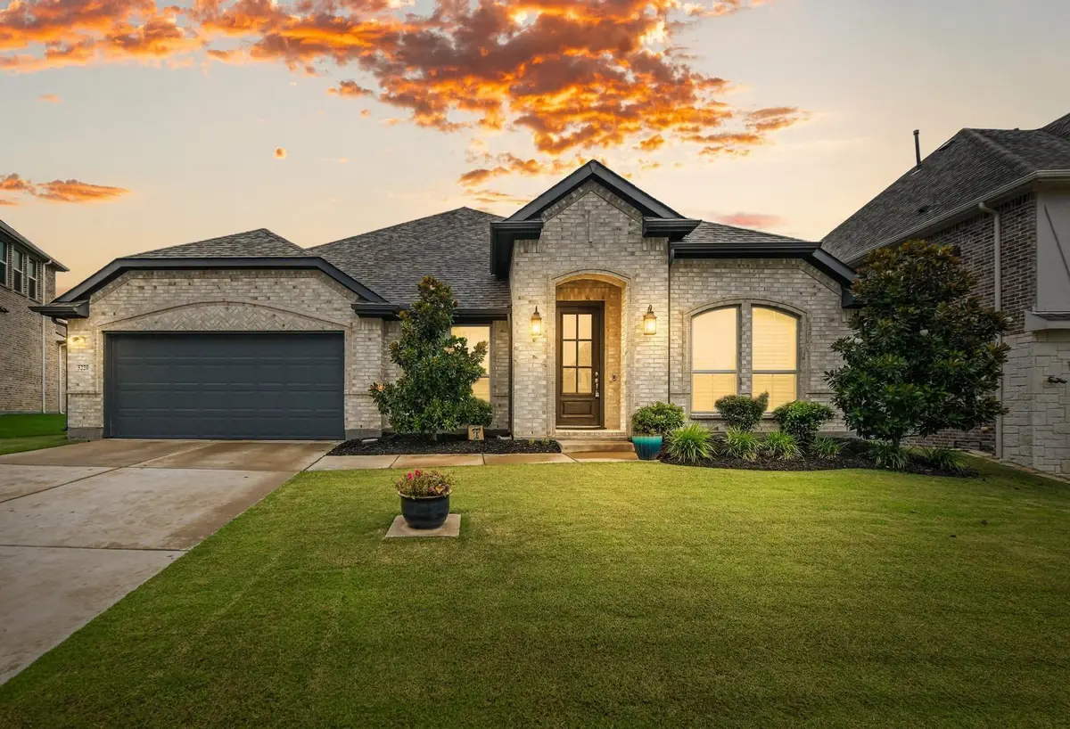 5220 Ravine Ridge Court, Justin Roanoke, TX 76262 - #1