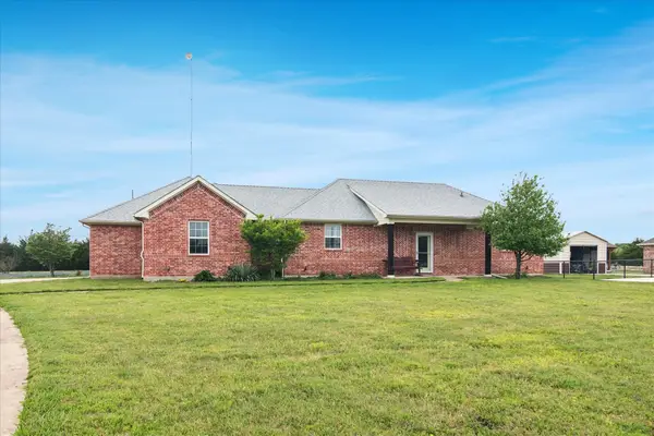 949 Stephen Court, Farmersville, TX 75442