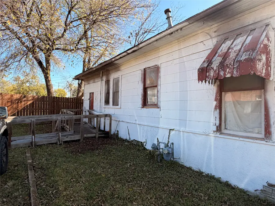 1215 N 26th Street, Waco, TX 76707 - #3