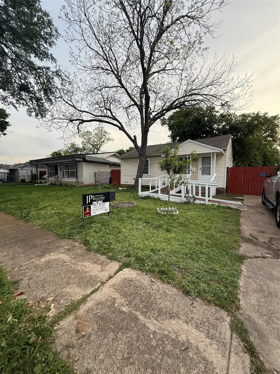 217 14th Street, Grand Prairie, TX 75050 - #2
