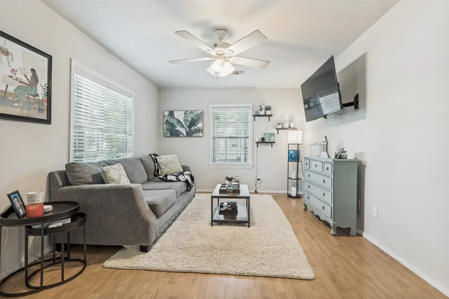 2418 W 5th Street, Irving, TX 75060 - #2